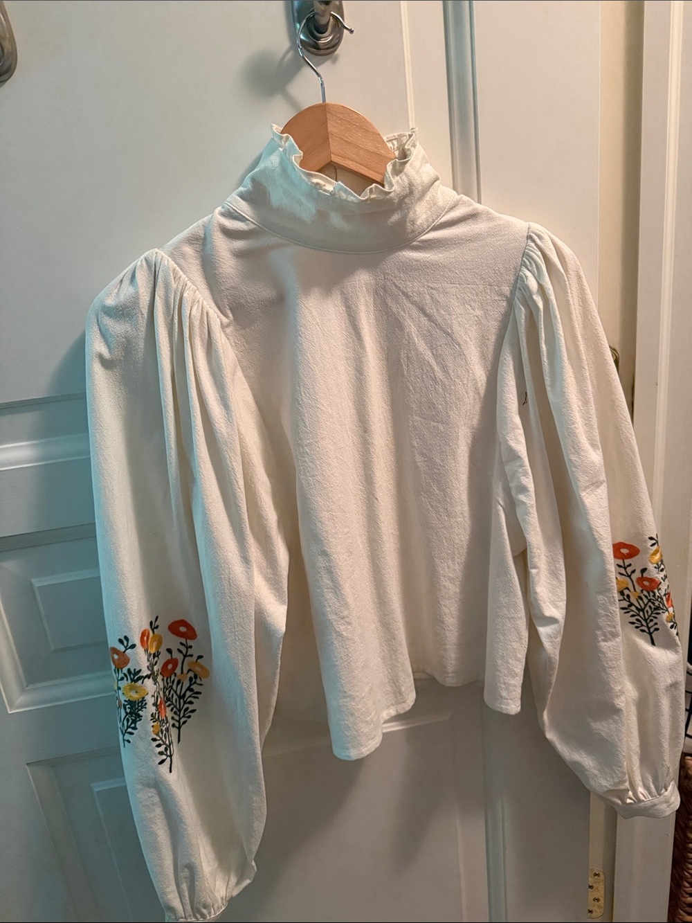 Cream Puff-Sleeve Floral Embroidered Mock Neck Top